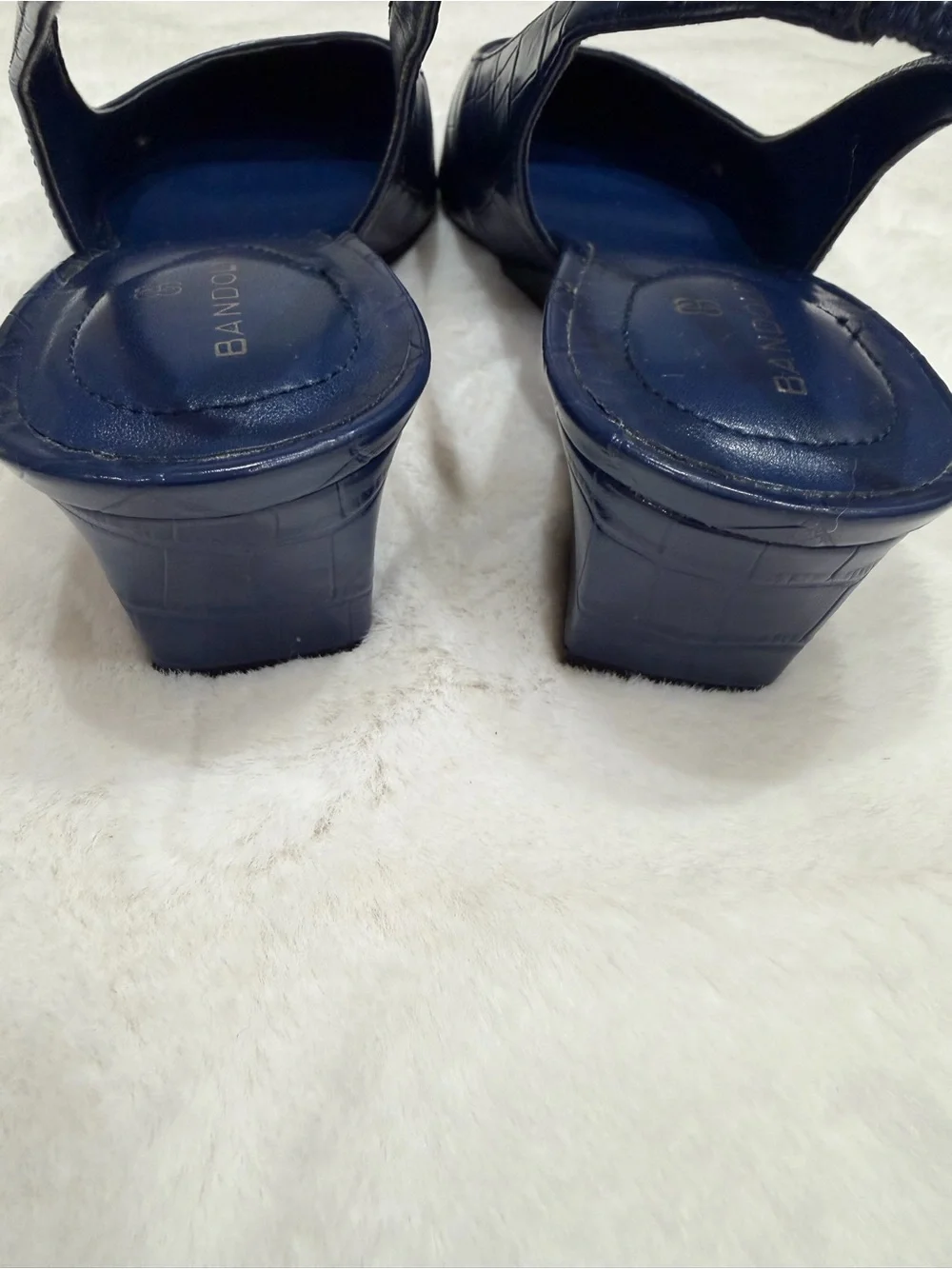 Bandolino Navy Croc-Embossed Slingback Wedges Size 7